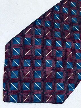 Brand New Stylish Tie By JoS A. Bank